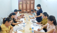 Đoàn giám sát làm việc tại huyện Vĩnh Linh- Ảnh: L.N