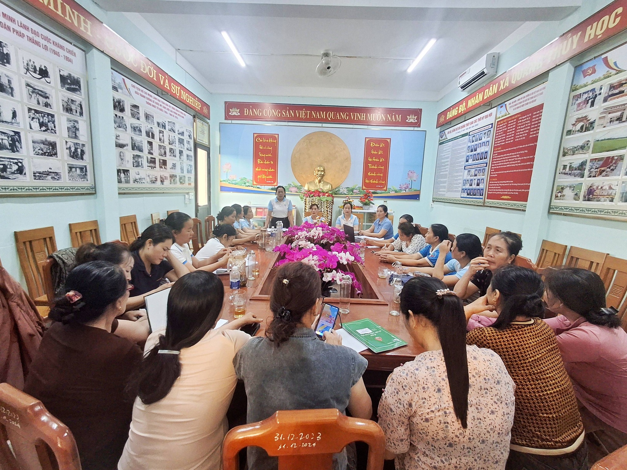 hoi nghi danh gia quy i